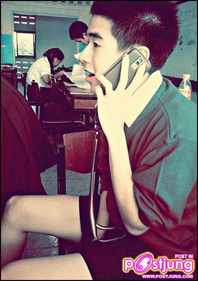 หนุ่ม ๆ จาก POST JUNG และ FACE BOOK