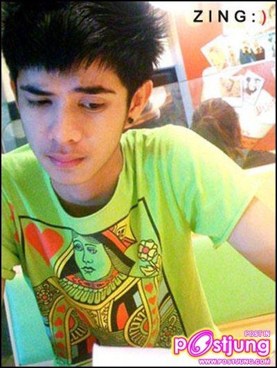 หนุ่ม ๆ จาก POST JUNG และ FACE BOOK