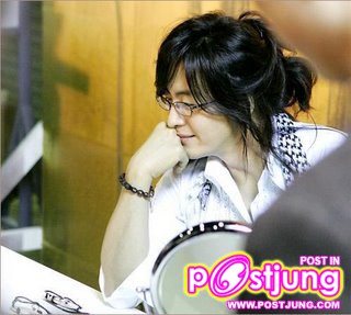 อันดับ 1 เลยดีกว่า "เบ ยองจุน" : เนรียกได้ว่าเปงตัวพ่อของวงการเลยทีเดียว โด่งดังจากซีรี่ย์เรื่อง "Winter Love Song" หรือใครดู กวนมึนโฮ ตอนที่พระเอกนางเอกไปเที่ยวที่เกาะแล้วมีรูปปั้นพระเอกตั้งอยู่นั้นเอง แถวยังมีงาน ภ. ระดับดับเอเชียออกมาไห้ชทกันทุก ๆ ปี เปงดาราที่งาน ๆๆๆ และเงิน ๆๆๆ เข้ามาไม่ขาดสายเลย และดังเปรี้ยงป้างมากที่สุด