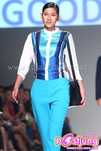 เครื่องแบบของ Flight Attendent