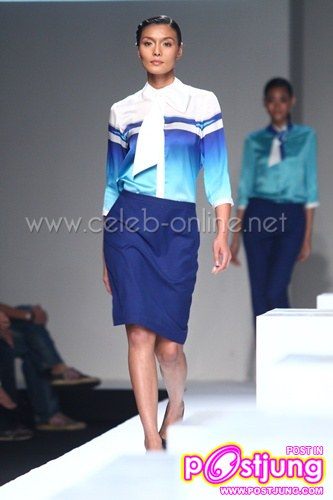 เครื่องแบบของ Flight Attendent