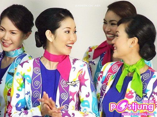 เครื่องแบบเก่าของ Flight Attendent