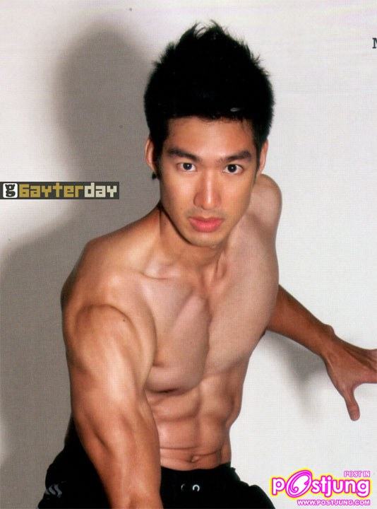 เดี่ยว สุริยนต์ @Attitude Thailand no.2  April 2011