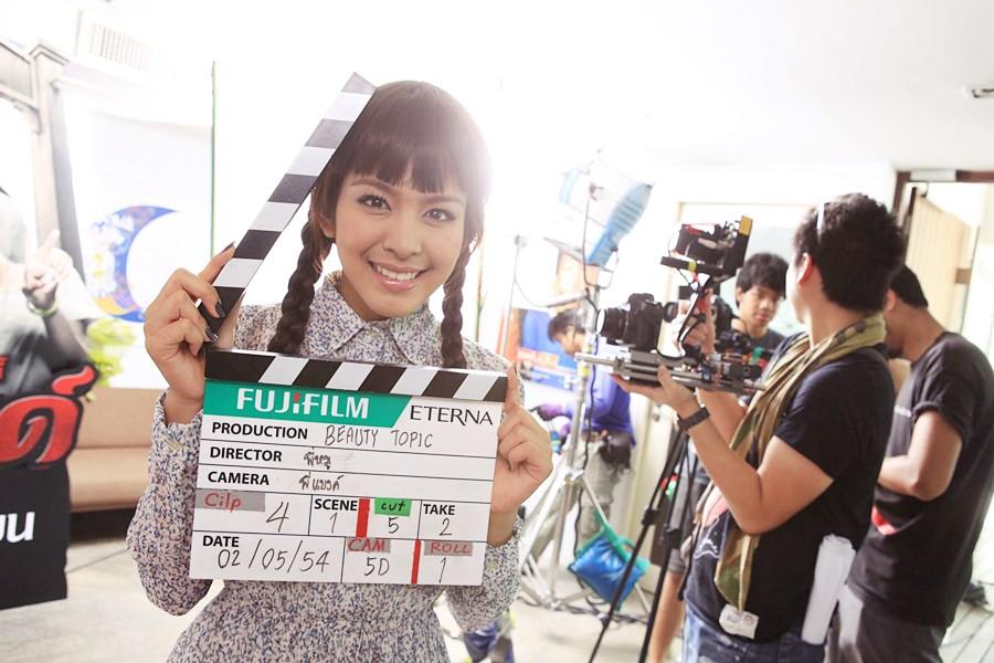 หนูนา หนึ่งธิดา ปะทะ ลัดดาแลนด์