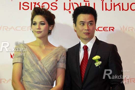 ชมพู่ อารยา และ น็อต วิศรุต รังสีสิงห์พิพัฒน์