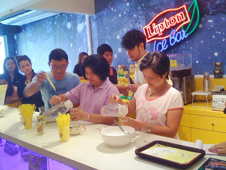 เบล สุพล ที่ Lipton Ice Bar