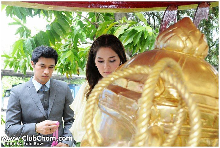 ชมพู่ อารยา ในพิธีบวงสรวงละคร เมียแต่ง
