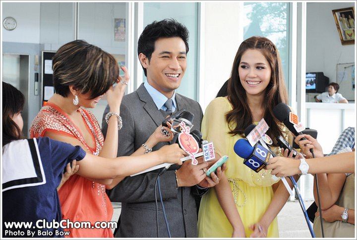 ชมพู่ อารยา ในพิธีบวงสรวงละคร เมียแต่ง