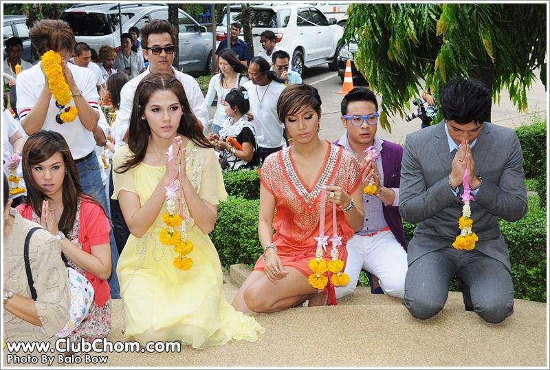 ชมพู่ อารยา  และ เบนซ์ พรชิตา ในละครเมียแต่ง