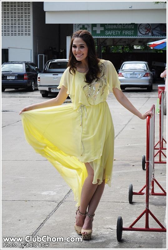 ชมพู่ อารยา  และ เบนซ์ พรชิตา ในละครเมียแต่ง