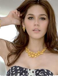 ชมพู่ อารยา ขึ้นปกนิตยสารขวัญเรือน