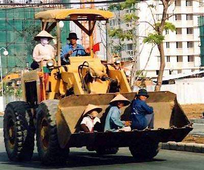 โ อ้ ...โ ห.....จ ะ บ้ า ต า ย (Only in Vietnam )