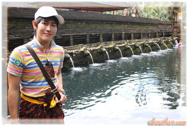 บุ๊ค::นักข่าวหนุ่มหล่อ