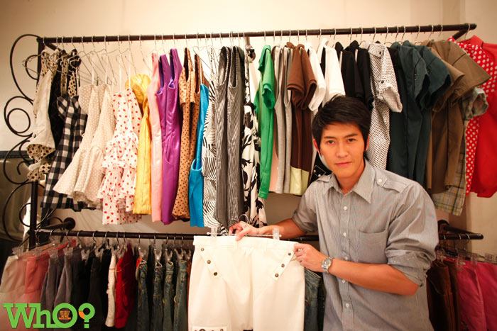 บุ๊ค::นักข่าวหนุ่มหล่อ