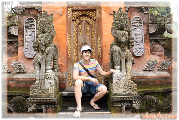บุ๊ค::นักข่าวหนุ่มหล่อ