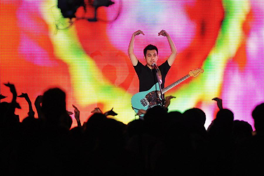 โมเดิร์นด็อก แทททู คัลเลอร์ และ ไทเทเนี่ยม จากงาน เคลียร์ ทรี เลเยอร์ ปาร์ตี้