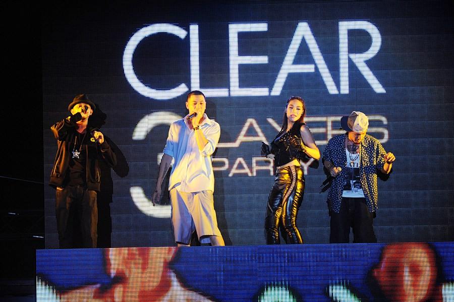 โมเดิร์นด็อก แทททู คัลเลอร์ และ ไทเทเนี่ยม จากงาน เคลียร์ ทรี เลเยอร์ ปาร์ตี้
