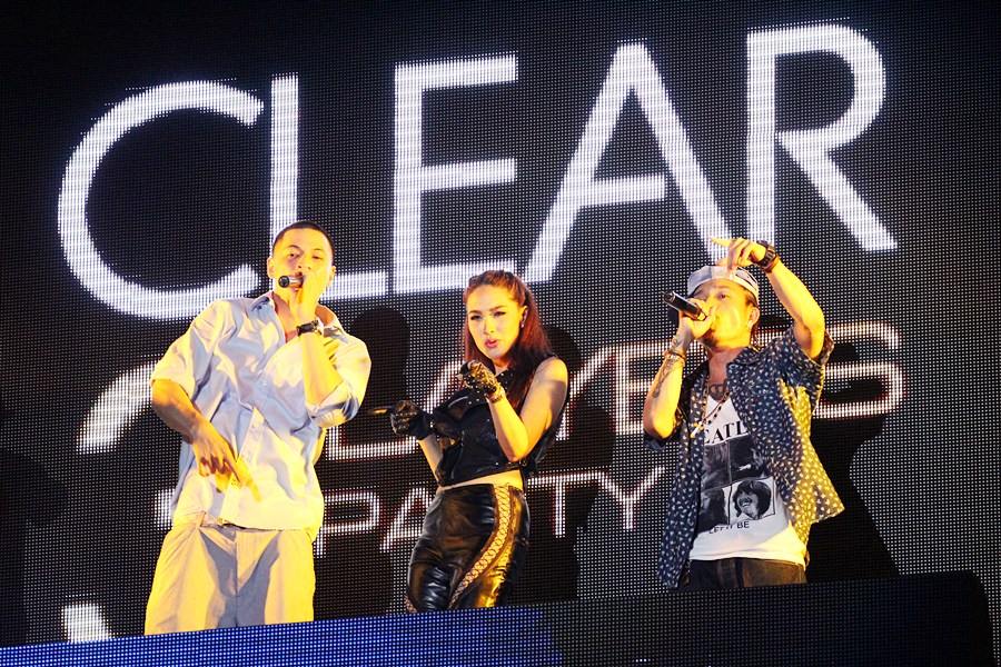 โมเดิร์นด็อก แทททู คัลเลอร์ และ ไทเทเนี่ยม จากงาน เคลียร์ ทรี เลเยอร์ ปาร์ตี้