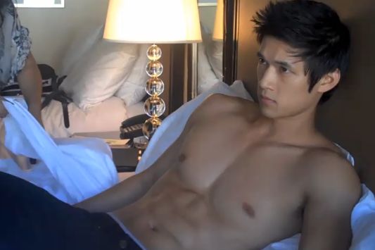 หนุ่มตี๋ harry shum jr.หรือMike Changในglee