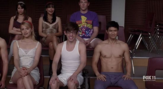 หนุ่มตี๋ harry shum jr.หรือMike Changในglee