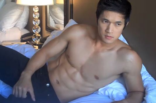 หนุ่มตี๋ harry shum jr.หรือMike Changในglee