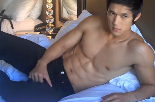 หนุ่มตี๋ harry shum jr.หรือMike Changในglee