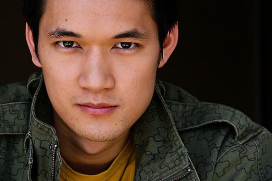 หนุ่มตี๋ harry shum jr.หรือMike Changในglee