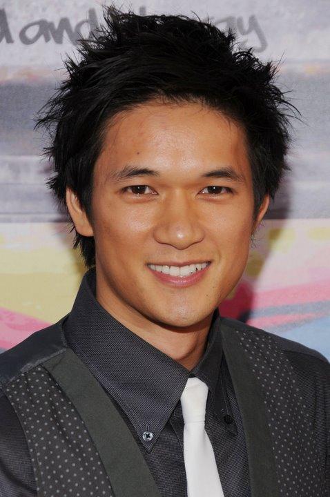 หนุ่มตี๋ harry shum jr.หรือMike Changในglee