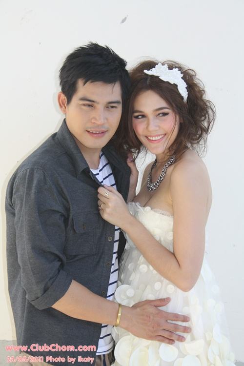 ชมพู่ อารยา ในพิธีบวงสรวงต้มยำลำซิ่ง