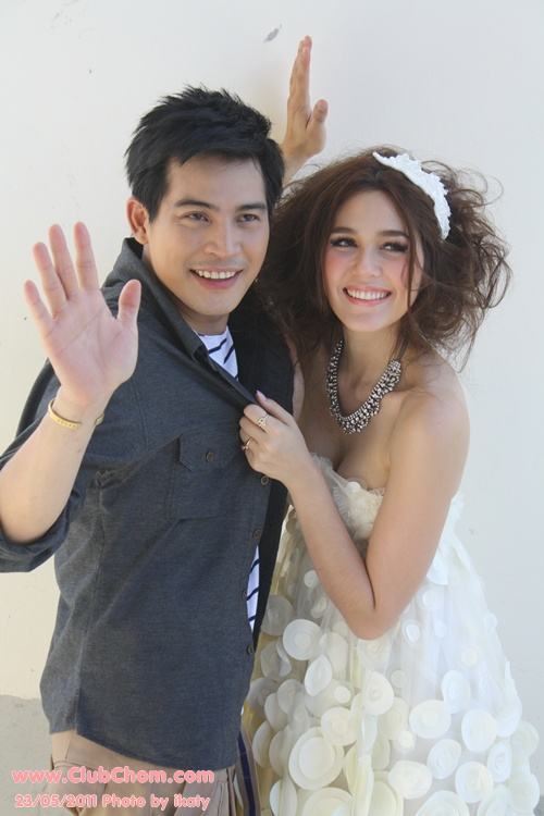 ชมพู่ อารยา ในพิธีบวงสรวงต้มยำลำซิ่ง