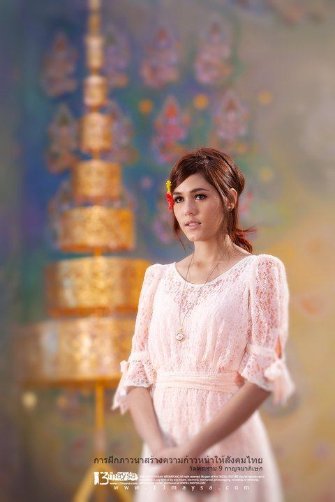 ชมพู่ อารยา พรีเซ็นเตอร์พุทธศาสนา