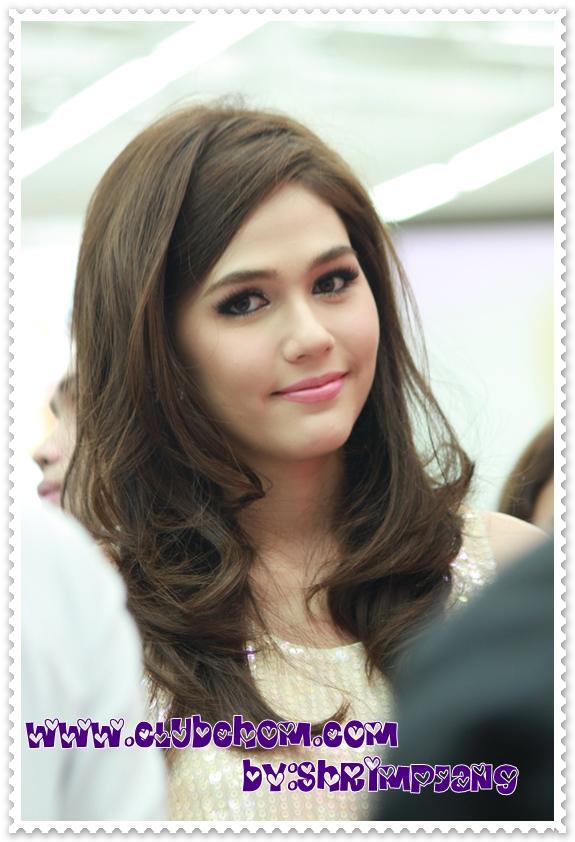 ชมพู่ อารยา ออกงานลอรีอัลคนเยอะมากแน่นจะเป็นลม