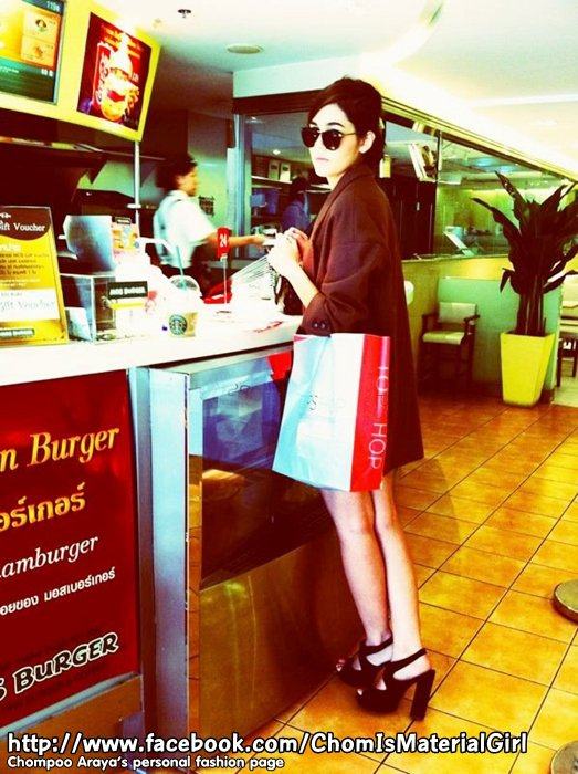 ชมพู่ อารยา จากเฟซบุ๊ก