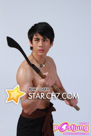 ซัน พิชยดนย์  โชว์ล่ำ