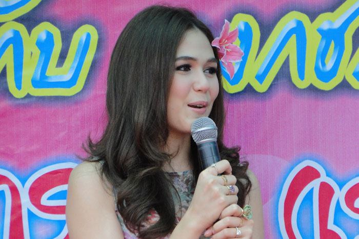 ชมพู่ อารยา ในงานวิน คอสเมติคส์