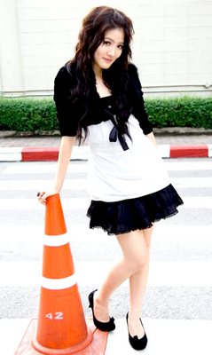 พี่เกรซ พี่แกรนด์เปิดหน้าม้า ใสๆค่ะ