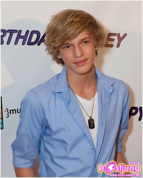 justin bieber and cody simpson like who