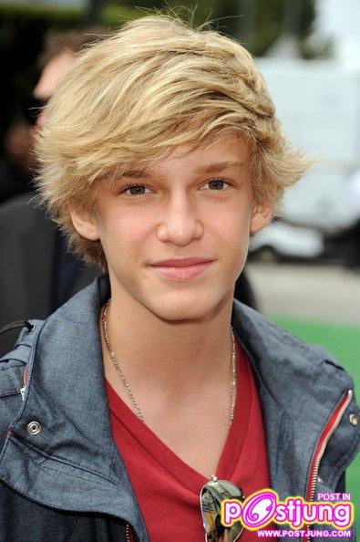 justin bieber and cody simpson like who