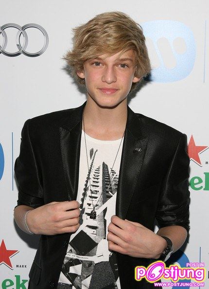 justin bieber and cody simpson like who