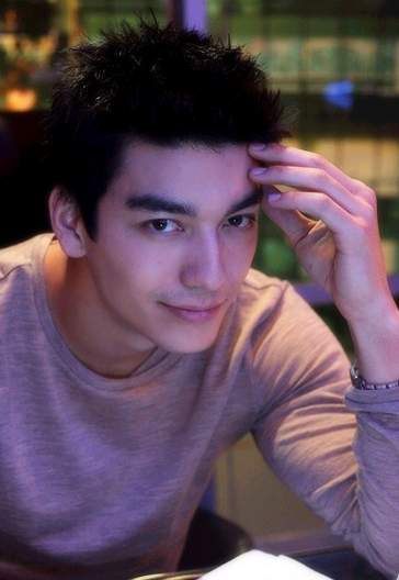 Dennis Joseph O'Neil  ผู้ชายในฝัน ของใครหลายๆคน