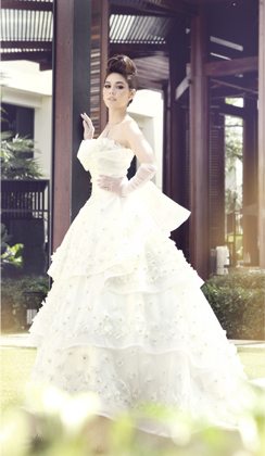 ชมพู่ อารยา ขึ้นปก BRIDE Magazine สวยราวกับเจ้าหญิงเลย