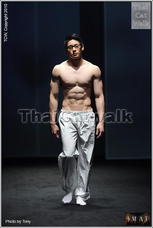 หนุ่มล่ำ กล้ามโต