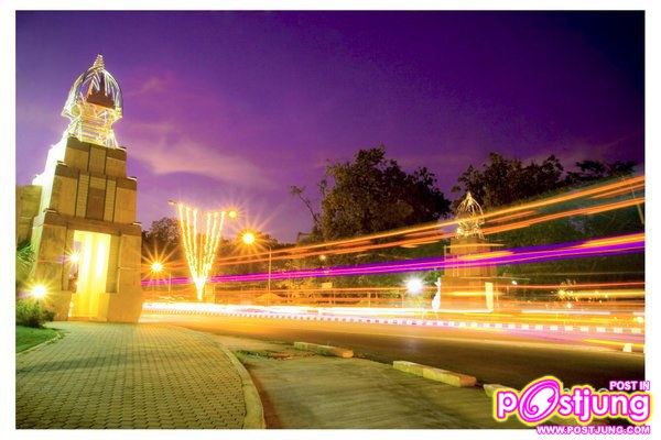 ประตูมอดินแดง ช่วงค่ำ สวยมาก