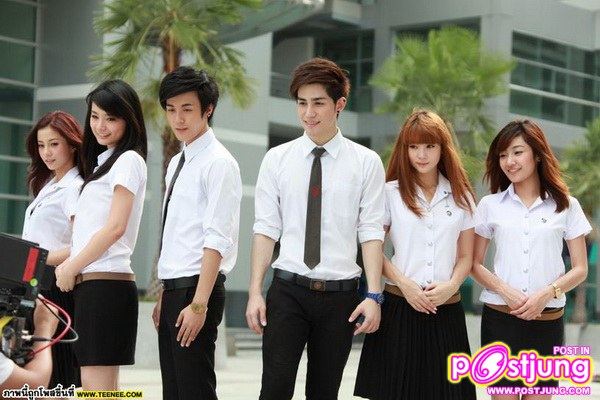 เกรซ แกรนด์ ยิปซี ยิปโซ เนย แจม ในชุดนักศึกษา