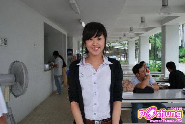 เกรซ แกรนด์ ยิปซี ยิปโซ เนย แจม ในชุดนักศึกษา