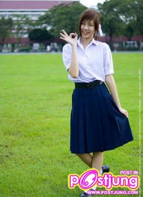 สาวๆในชุด ม.ปลาย