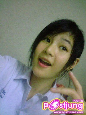 สาวๆในชุด ม.ปลาย