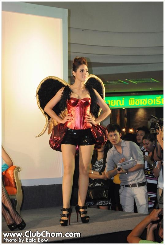 ชมพู่ อารยา มาในมาดนางพญานกสุดเซ็กซี่