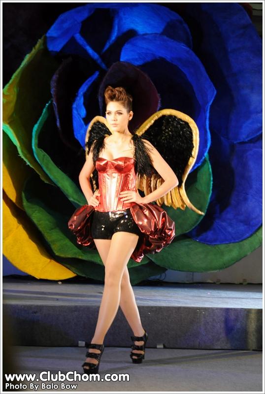 ชมพู่ อารยา มาในมาดนางพญานกสุดเซ็กซี่