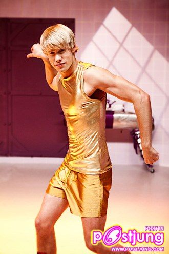 หนุ่ม Sam   ( glee )  หุ่นเปะ